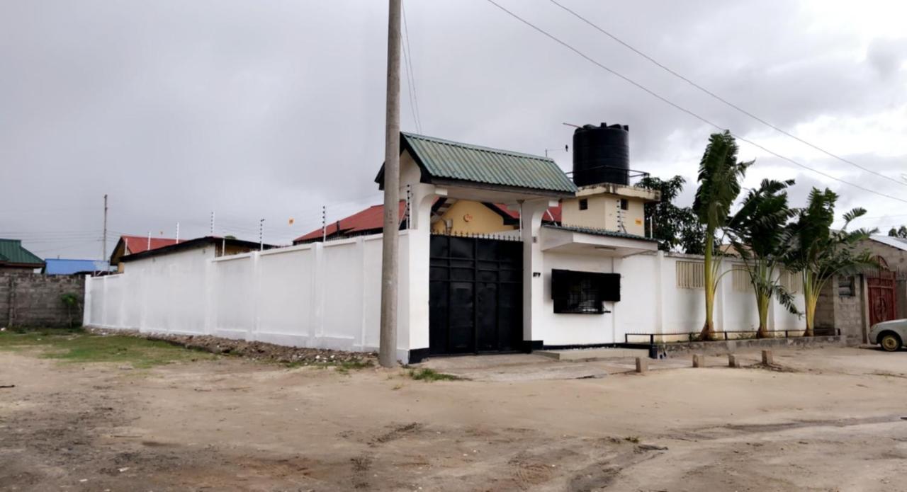Jambo Hideaway Lejlighed Dar es Salaam Eksteriør billede